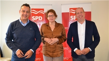 Sie sehen den nächsten fünf Jahren trotz aller Krisen optimistisch entgegen: die SPD-Landespolitiker (von links) Oliver Lottke, Daniela Behrens und Oliver Ebken.