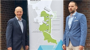 Prof. Dr. Lutz Stührenberg (li.), Geschäftsführer der Wirtschaftsförderung Wesermarsch, und Tobias Busch, Netzwerkmanager Energieregion Wesermarsch bei der Wirtschaftsförderung Wesermarsch.