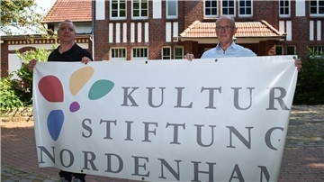 Kulturstiftung Nordenham: Geschäftsführer Stefan Jaedtke (links) und Vorsitzender Peter Aengeneyndt