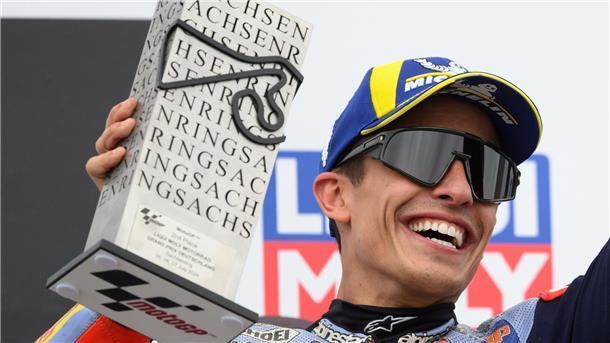 Siegerlächeln: Marc Márquez gilt als König des Sachsenrings.