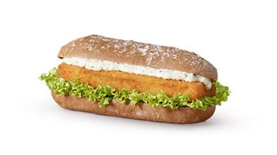 Sieht aus wie ein Fischbrötchen, ist aber gar keines: Im Backvisch stecken Reis, Weizen und Hülsenfrüchte.