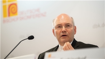 Sieht sich in seiner neuen Aufgabe vor großen Herausforderungen: Der Aachener Bischof Helmut Dieser.