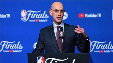NBA-Boss Silver äußert sich zu Festnahmen durch das FBI Silver hat sich erstmals zu den Festnahmen im Zusammenhang mit Wettbetrug und Glücksspiel geäußert. (Archivfoto)