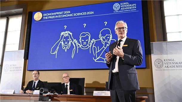 Nobelpreisträger: Die Welt ist ein gefährlicher Ort Simon Johnson ist einer von drei Preisträgern, die sich in diesem Jahr über den Wirtschaftsnobelpreis freuen dürfen.