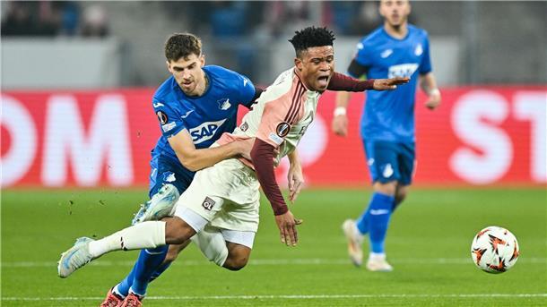 Sind jetzt Teamkollegen: Anton Stach (l) und Hoffenheims Neuzugang Gift Orban. 