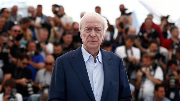 Sir Michael Caine steht weiterhin vor der Kamera.