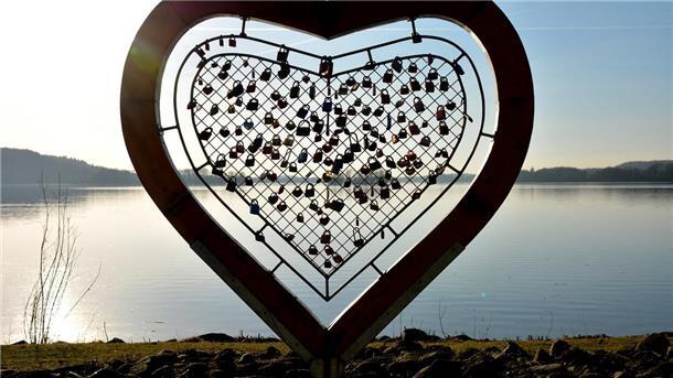 So ähnlich soll die Liebesschloss-Skulptur aussehen, die im Frühjahr am Nordenhamer Strand aufgestellt wird.