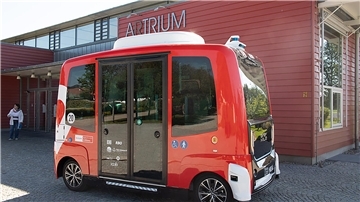 So oder so ähnlich wird er aussehen, der autonome Bus, der Ende 2024 offiziell in Bad Bederkesa auf die Strecke gehen soll. Im bayrischen Bad Birnbach - hier war Deutschlands erster autonomer Bus auf der Straße - sind bereits drei Fahrzeuge dieser Art unterwegs.