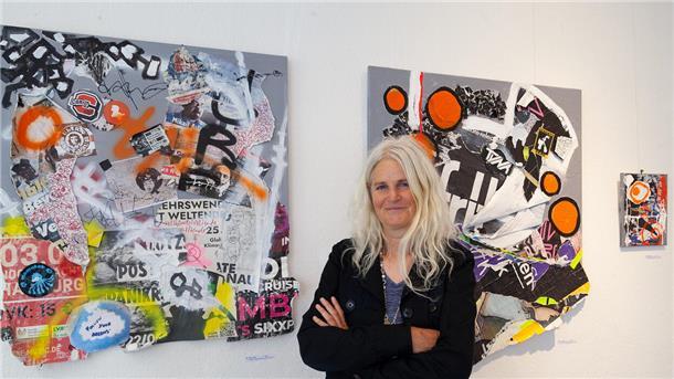 Künstlerin Birgit Alberts aus Neuhaus/Oste
Ausstellung Postings Kulturforum Land Wursten, Dorum