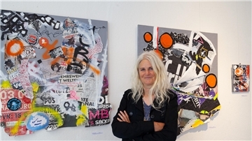 Künstlerin Birgit Alberts aus Neuhaus/Oste
Ausstellung Postings Kulturforum Land Wursten, Dorum