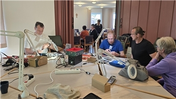 So wird im Braker Reparatur-Café gearbeitet.