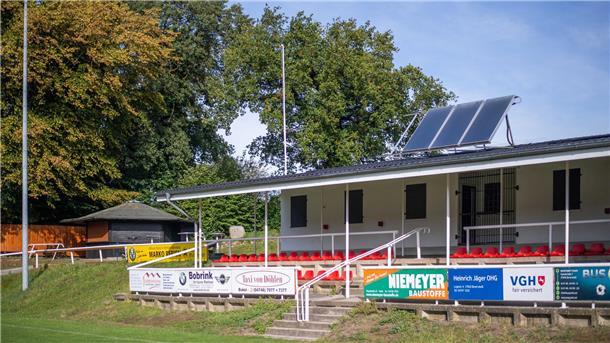  Solarthermieanlage auf dem Vereinsheimdach. 