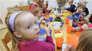 Sollte das Betreuungsangebot der Kindertagesstätten erweitert werden, dürfte der Betrieb der Kitas für die Gemeinde ohne finanzielle Unterstützung kaum mehr zu stemmen sein. Das meint Gyhums Bürgermeister Lars Rosebrock.