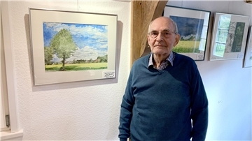 Sommerliche Aquarell-Motive aus seinem Heimatort Ebersdorf zählen zu den ausgestellten Werken, die Dietmar Kriegel in Alfstedt zeigt. Auch am „Mühlentag“ am Pfingstmontag ist die Ausstellung zu besichtigen.
