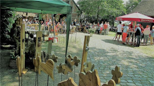 Sommerliche Gemütlichkeit mit Musik und Butterkuchen.