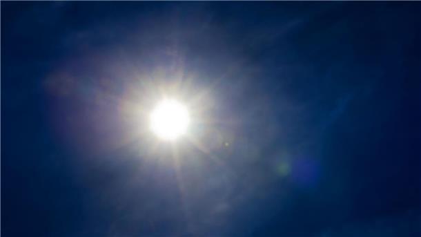 Politik will besseren Schutz vor Gefahren der UV-Strahlung Sonne satt - dadurch steigen auch die Risiken, die mit ultravioletter Strahlung einhergehen.