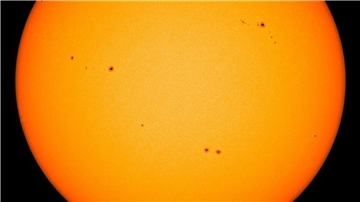 Sonnenflecken sind auf der Oberfläche der Sonne zu sehen. Wissenschaftler haben zuletzt mehrfach starke Eruptionen und Sonnenstürme gemessen.