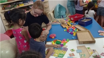 Sophia Bammann kümmerte sich in einer wohltätigen Einrichtung in Paraguay um Kinder.