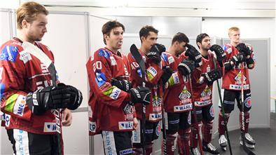 Sorgenvolle Blicke: Mehrere Spieler der Fischtown Pinguins haben sich mit dem Coronavirus infiziert.