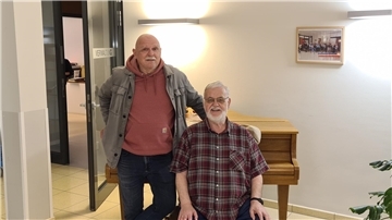 Sozialarbeiter Bernd Behrends (links) und Pastor Uwe Colmsee.