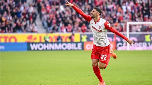 Freiburger Kunstschütze Grifo verdirbt Eintracht den Abend Später Ausgleich: Vincenzo Grifo traf für Freiburg zum 2:2.