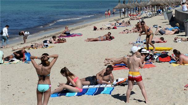 Spanien gehört mit seinen Stränden wie hier auf Mallorca nach wie vor zu den gefragten Reisezielen.