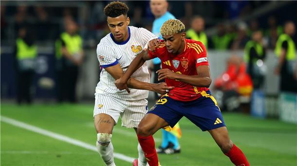 Portugals Ronaldo plant keinen Start bei Club-WM Spaniens neues Fußball-Juwel: Der erst 17 Jahre alte Lamine Yamal (r.).