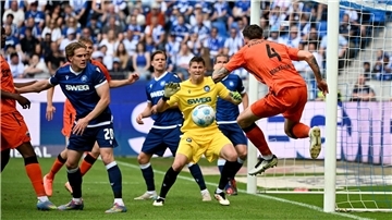 Spannung am letzten Spieltag zwischen Karlsruhe und Paderborn.