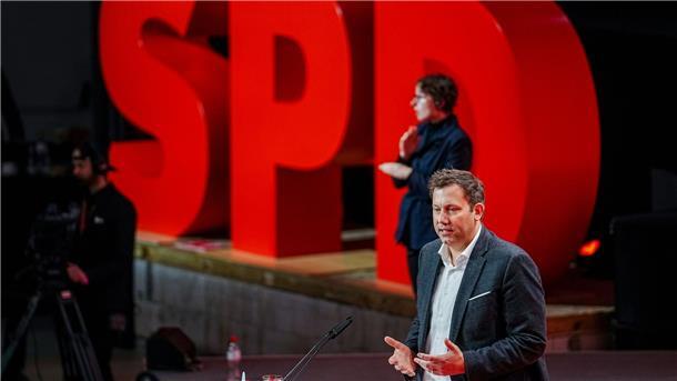 SPD-Chef Lars Klingbeil beim SPD-Debattenkonvent in Berlin.