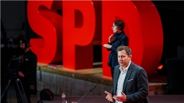 SPD-Chef Lars Klingbeil beim SPD-Debattenkonvent in Berlin.
