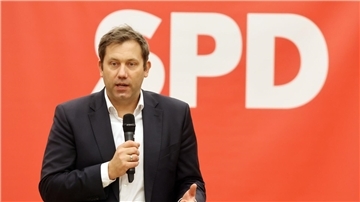 SPD-Chef Lars Klingbeil im Bürger-Gespräch in Erfurt.