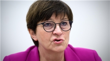SPD-Chefin Saskia Esken spricht sich gegen die Rückkehr zur Wehrpflicht aus.