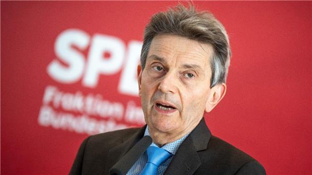 SPD-Fraktionschef für Kommission zur Corona-Aufarbeitung SPD-Fraktionschef Rolf Mützenich setzt sich für eine Kommission zur Corona-Aufarbeitung ein.