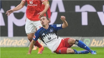 Spieler des Spiels: HSV-Doppeltorschütze Rayan Philippe (r)