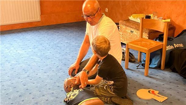 Spielerisch konnten sich die Schmetterlinge in der Ersten Hilfe üben.
