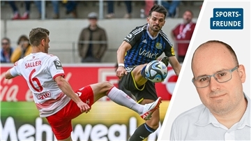 Spielszene: Jahn Regensburg gegen 1. FC Saarbrücken