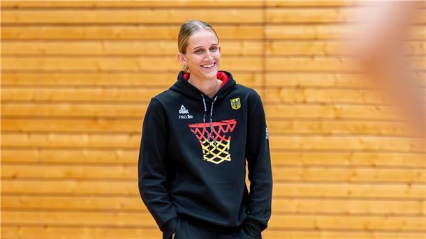 Nach Wechsel: Basketball-Star Fiebich legt in Valencia los Spielt nun für Valencia: Leonie Fiebich.