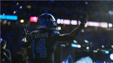 St. Brown sorgte für Jubel in Detroit - vor, während und nach dem Spiel gegen die Bucs.
