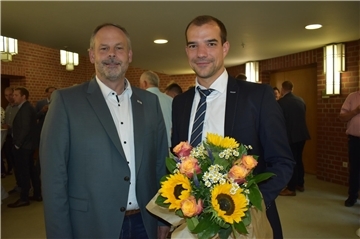 Staffelübergabe: Jörg-Andreas Sagemühl (CDU, links) hat den Vorsitz im Kreistag abgegeben, sein Parteifreund Christoph Werde ist zum neuen Vorsitzenden gewählt worden.
