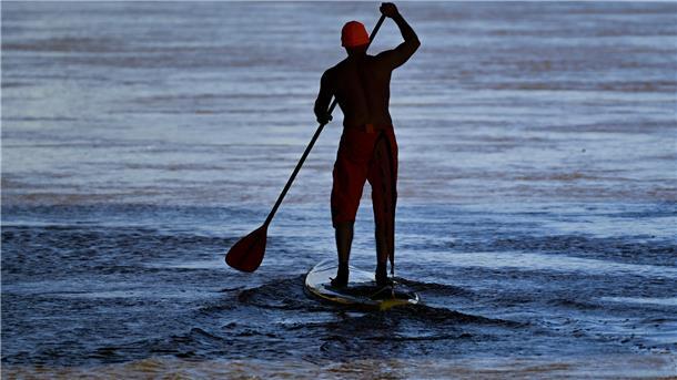 Stand-up-Paddling auf Nordenhamer Seen Stand-up-Paddling ist ein beliebter Wassersport geworden. Der SV Nordenham will Stand-up-Paddling ab Frühsommer kommenden Jahres im Seenpark I anbieten.