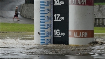 Starke Regenfälle haben auf den Philippinen die Flüsse anschwellen lassen.