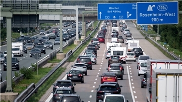 Stau auf bayrischen Autobahnen zu Ferienbeginn.