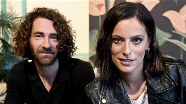 Silbermond-Musiker kritisieren Klischees über den Osten Stefanie Kloß, Sängerin, und Andreas Nowak, Schlagzeuger der Band Silbermond, halten nichts von Klischees über den Osten.
