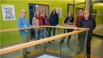 Steffen Liebsch (von links), Barbara Meyer, Sandra Juras, Godehard Pollakowski, Sylvia Stölting, Frieder Walz und Jens Schnepel nutzen völlig unterschiedliche künstlerische Techniken. Sie stellen zusammen in der Angestelltenkammer aus.