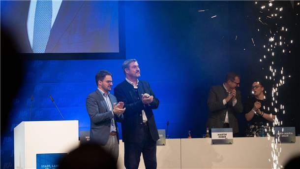 Kult oder Banalisierung: Söders gefährliche Gratwanderung Stehende Ovationen für Markus Söder bei der Ju - in der Aussprache musste sich der CSU-Chef aber vom Parteinachwuchs auch einige kritische Kommentare anhören. (Archivbild)