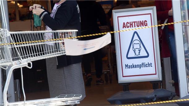 Steht das Hausrecht der Läden über den in den Länderverordnungen festgehaltenen Ausnahmen von der Maskenpflicht?