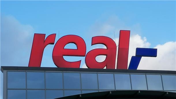 Steht dort nun bald Rewe? Die Supermarkt-Kette interessiert sich für den früheren Real-Standort im Gewerbegebiet Spaden.