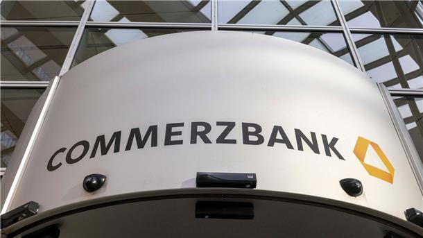 Trotz Rekordgewinns: Commerzbank streicht fast 4.000 Jobs Stellenabbau vor allem in der Zentrale und anderen Standorten im Rhein-Main-Gebiet. (Archivbild)