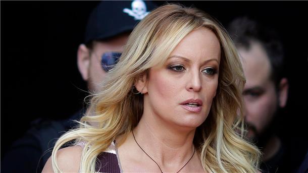 Stormy Daniels bei einer Veranstaltung in Berlin. Wer ist die Pornodarstellerin im Zentrum der Anklage gegen Donald Trump?