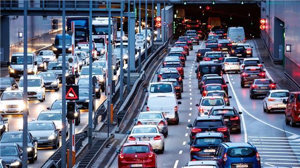 Schlechte Luft über weiten Teilen Deutschlands Straßenverkehr ist eine der Quellen für Feinstaub (Archivbild).